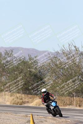 media/Dec-01-2025-Moto Forza (Mon) [[2daa91e15f]]/3-Beginner Group/Session 3 (Turn 3)/